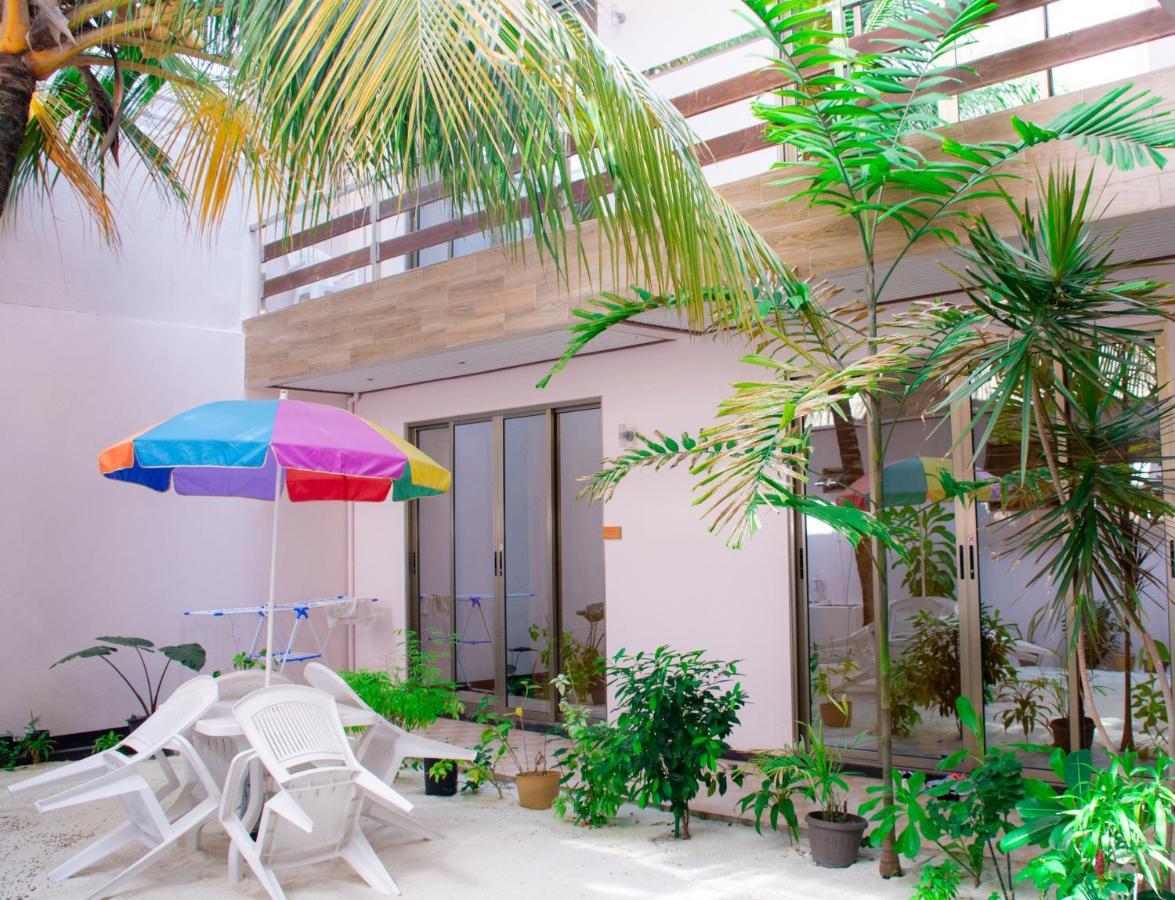 White Sand Lodge Maafushi Bagian luar foto