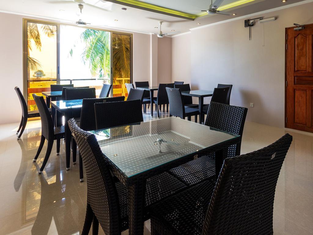 White Sand Lodge Maafushi Bagian luar foto