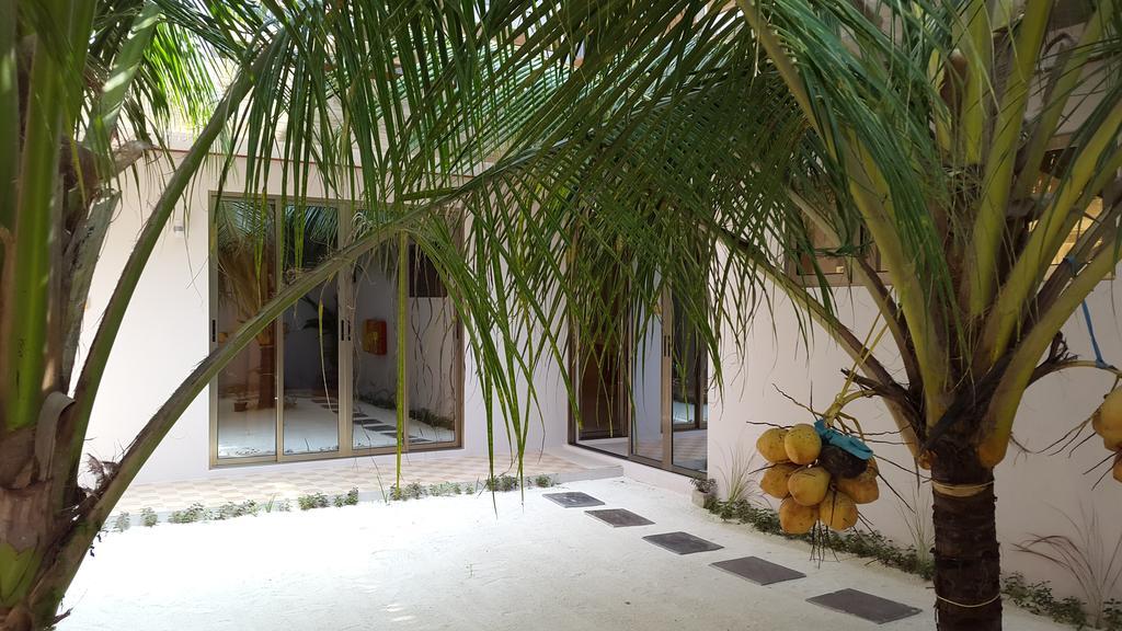 White Sand Lodge Maafushi Bagian luar foto
