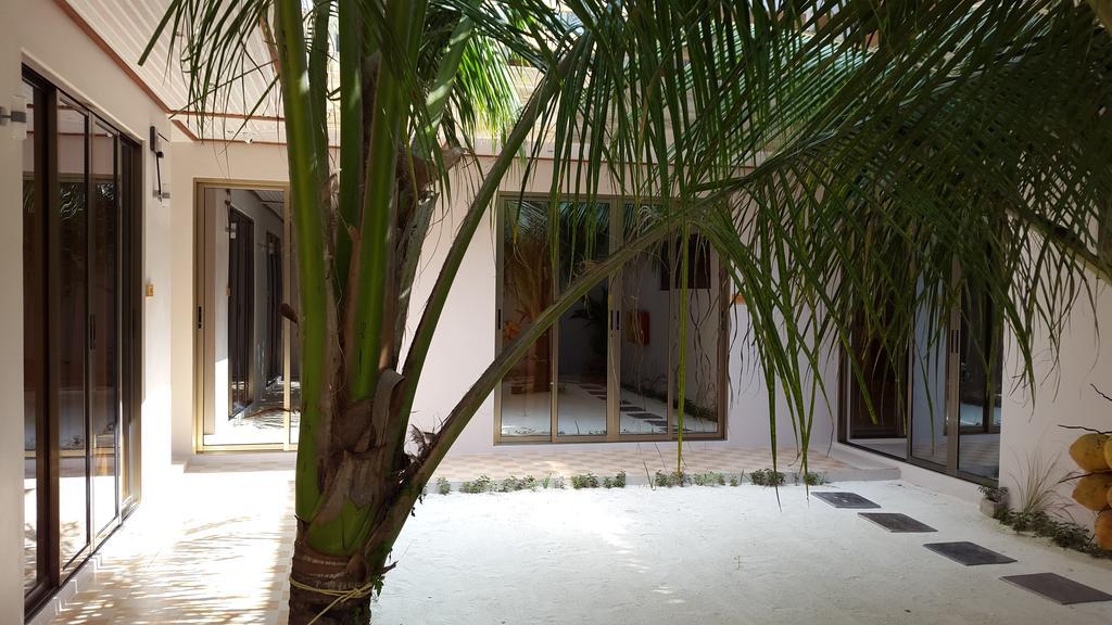 White Sand Lodge Maafushi Bagian luar foto