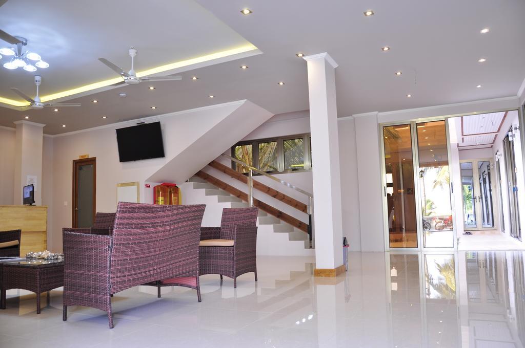 White Sand Lodge Maafushi Bagian luar foto