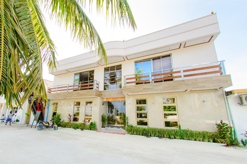 White Sand Lodge Maafushi Bagian luar foto
