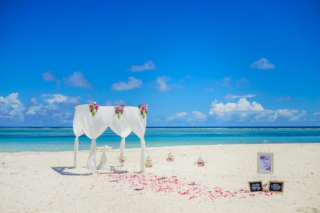 White Sand Lodge Maafushi Bagian luar foto