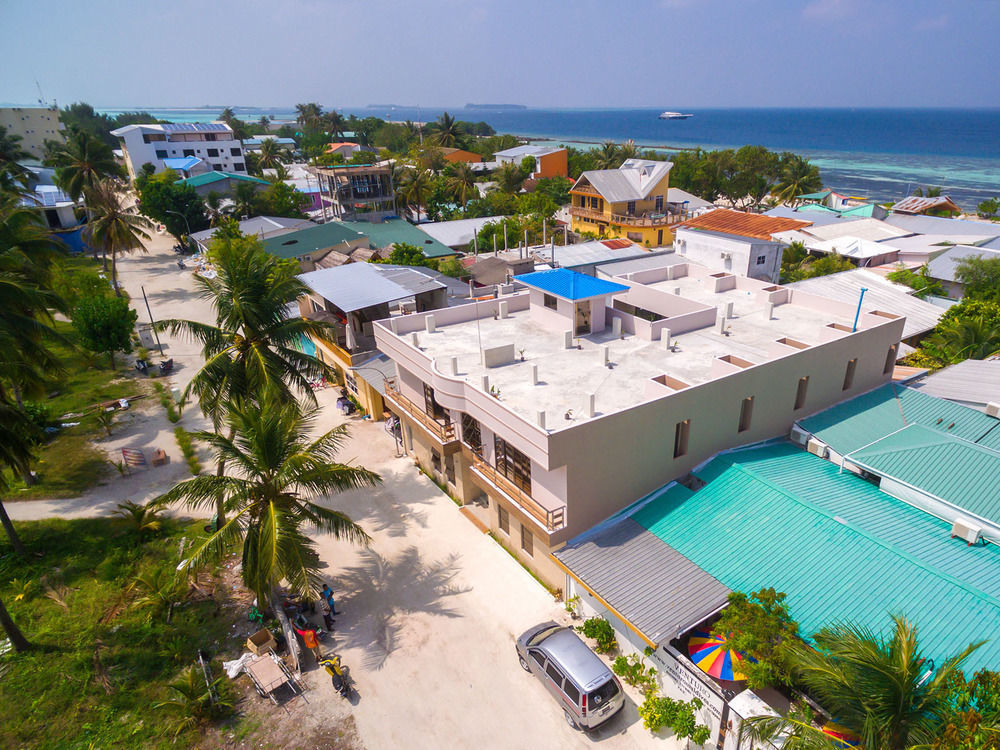 White Sand Lodge Maafushi Bagian luar foto