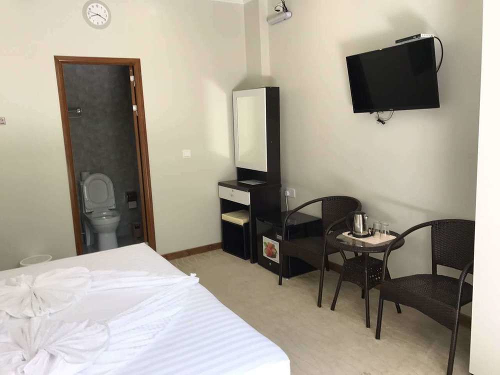 White Sand Lodge Maafushi Bagian luar foto