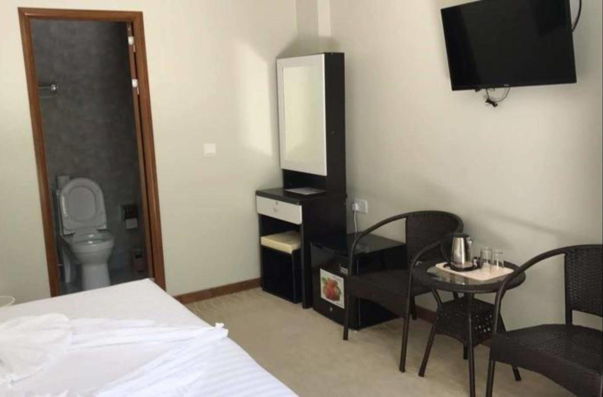 White Sand Lodge Maafushi Bagian luar foto
